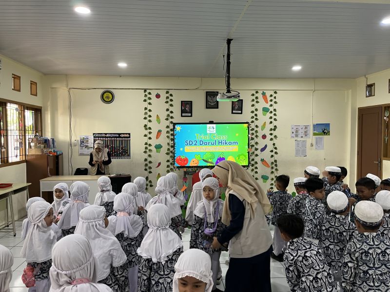 Trial Class SD 2 Darul Hikam Bersama Adik-Adik PG-TK 2 Darul Hikam   